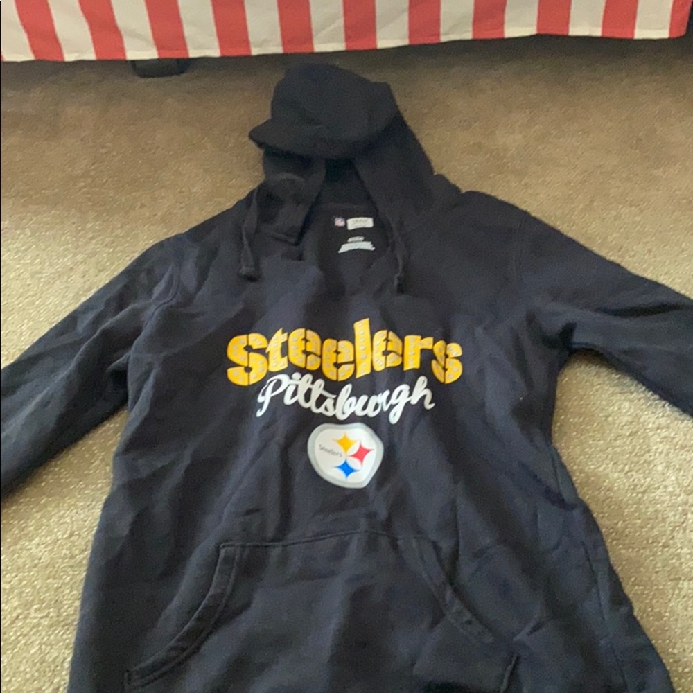 Sweatshirt - Picture 1 of 3